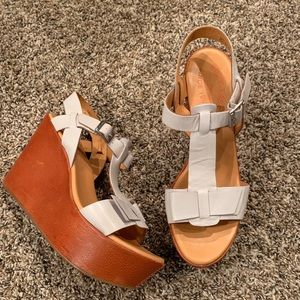 Kork ease sandals—size 9.